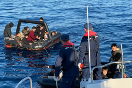 Turkish Coast Guard rescues 30 migrants off Izmir coast
