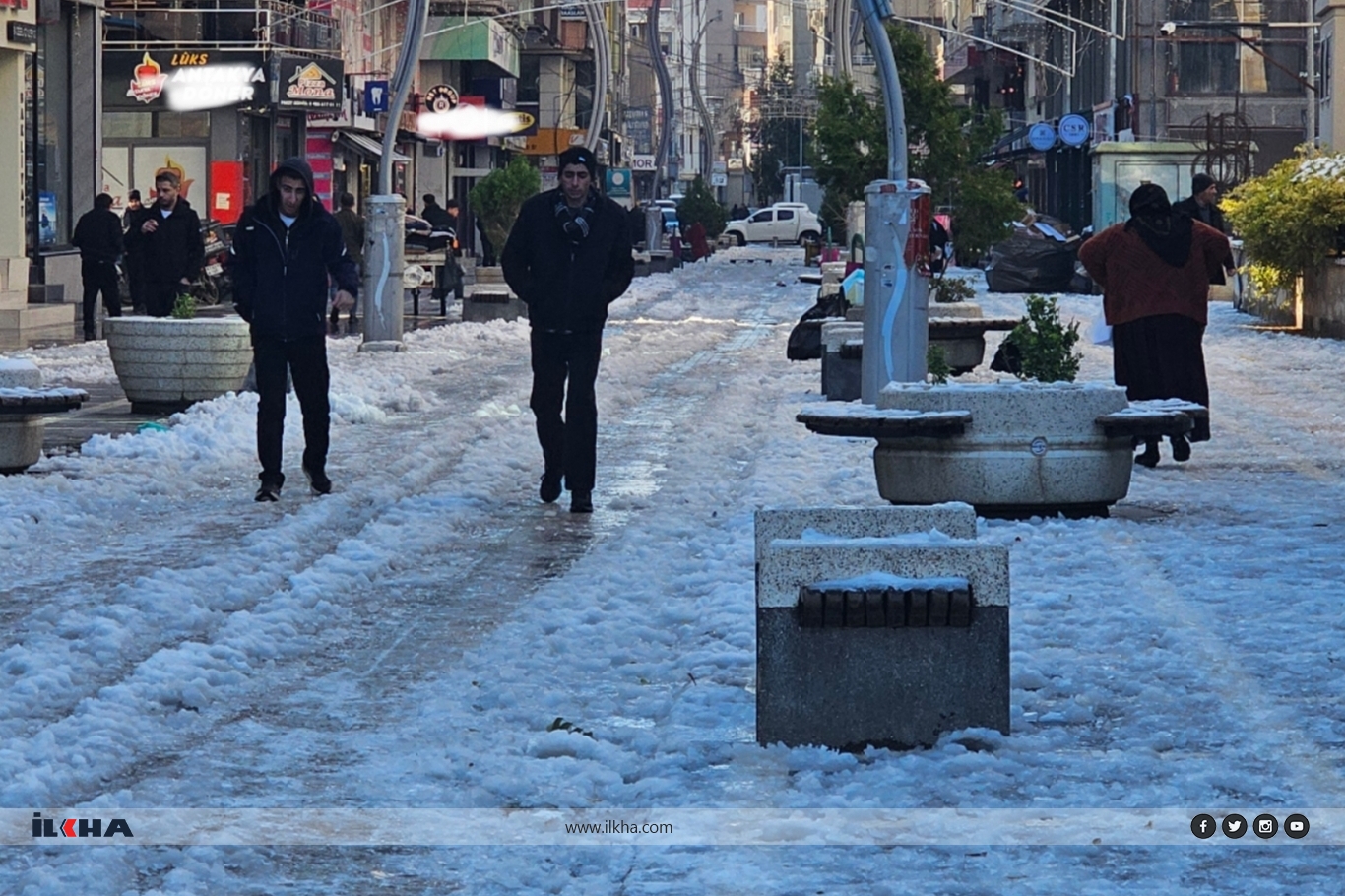 Şırnak Cizre’de kar yağışının yerini güneş aldı