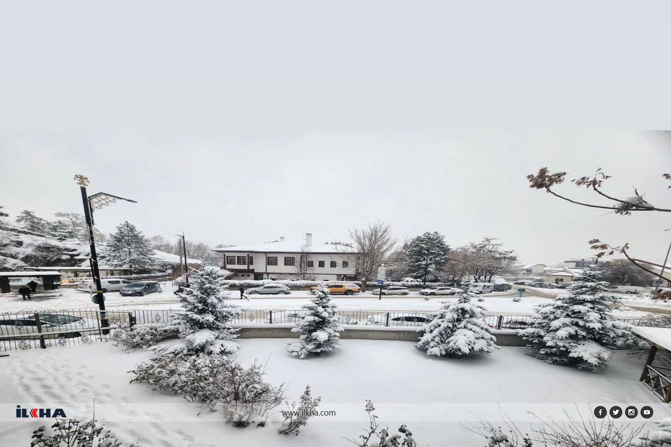 Sivas’ta yoğun kar etkili oldu: Balkonlar dahi beyaza büründü
