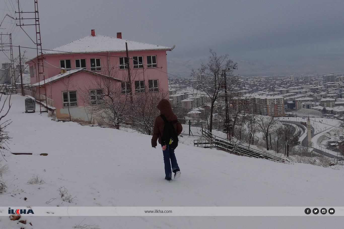 Malatya'da kış mevsiminin ilk kar yağışı: Sevinç ve mağduriyet bir arada 