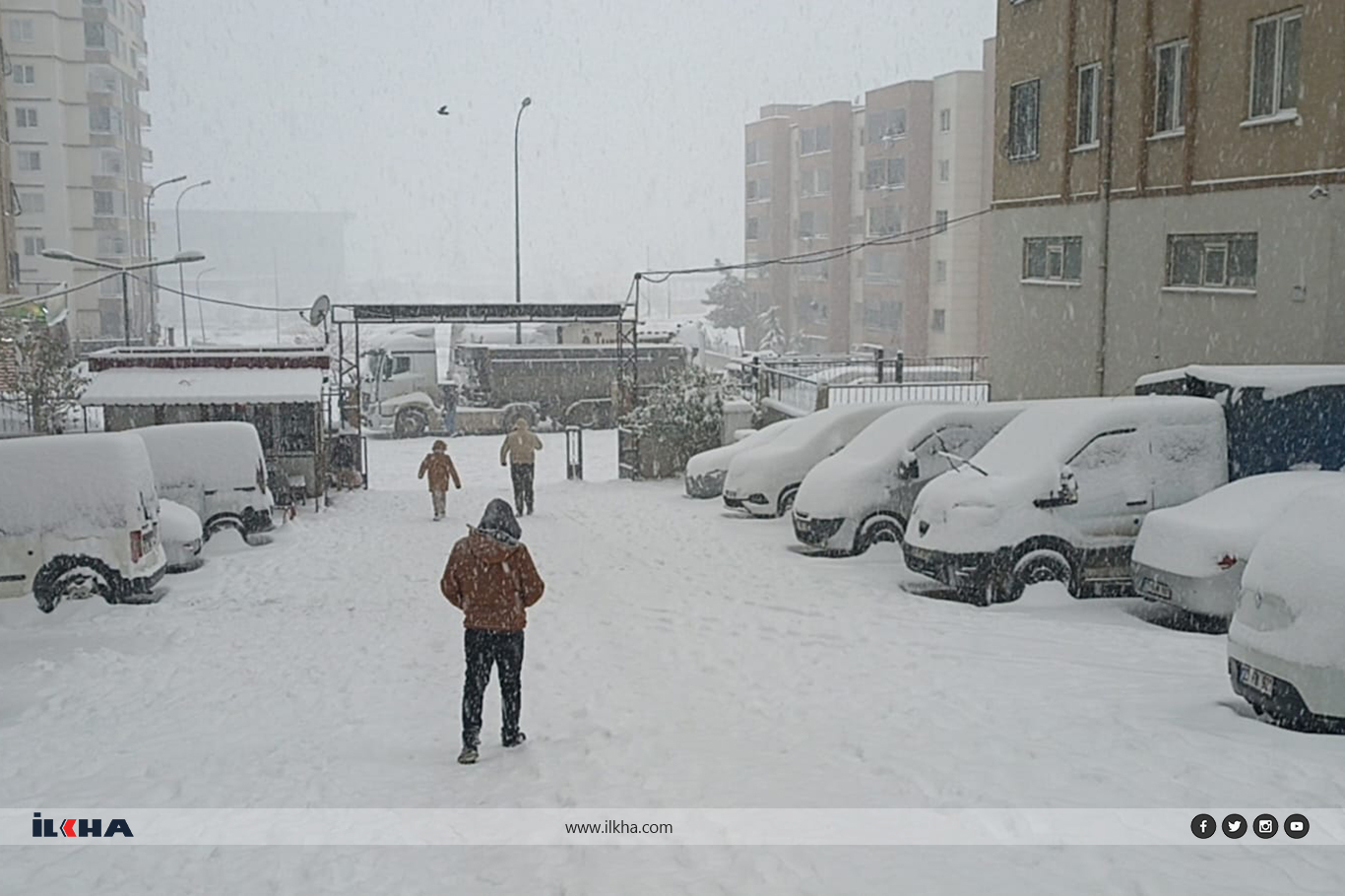 Gaziantep'te gece başlayan kar yağışı devam ediyor