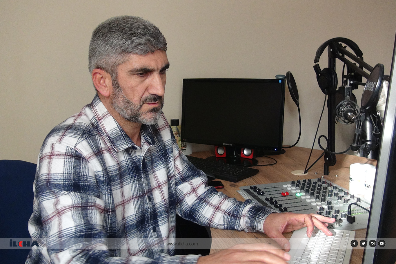 Batman'dan yayın yapan Aksa FM: Radyolar önemli bir misyon yükleniyor Batman'dan yayın yapan Aksa FM: Radyolar önemli bir misyon yükleniyor
