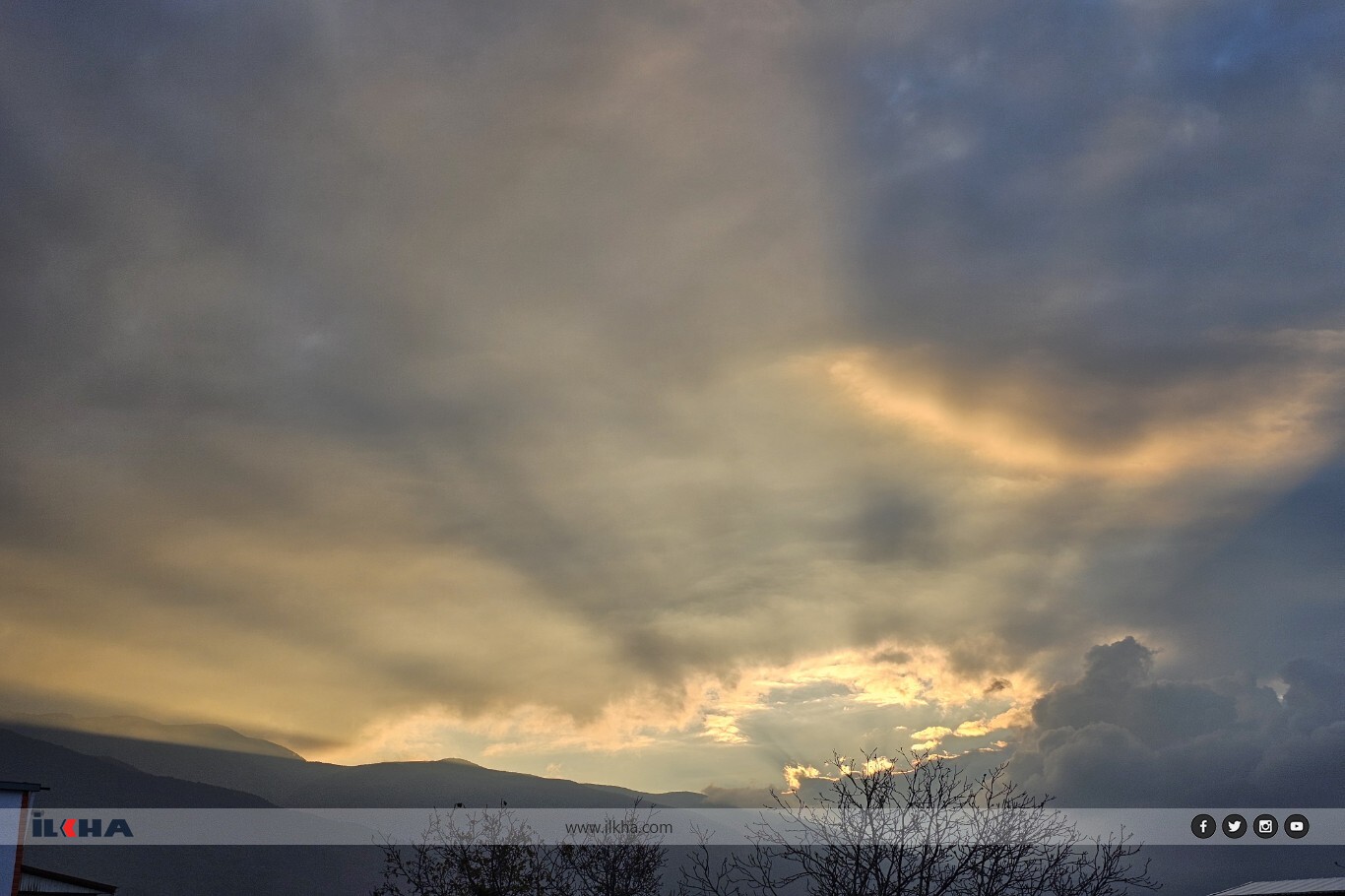 Bursa’da bulutlar arasında gün batımı görsel şölen sundu