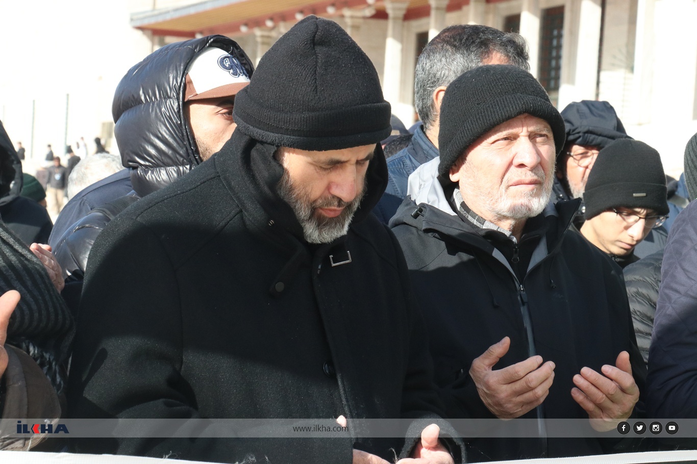 Direnişinin şehid liderleri için gıyabi cenaze namazı