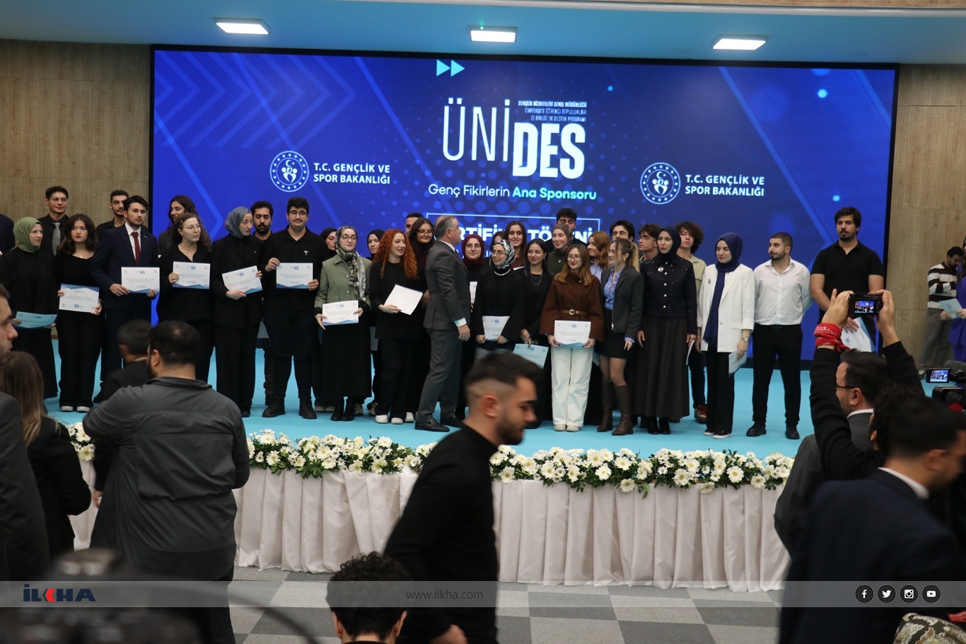 Gençlik ve Spor Bakanı Bak, ÜNİDES programında konuştu