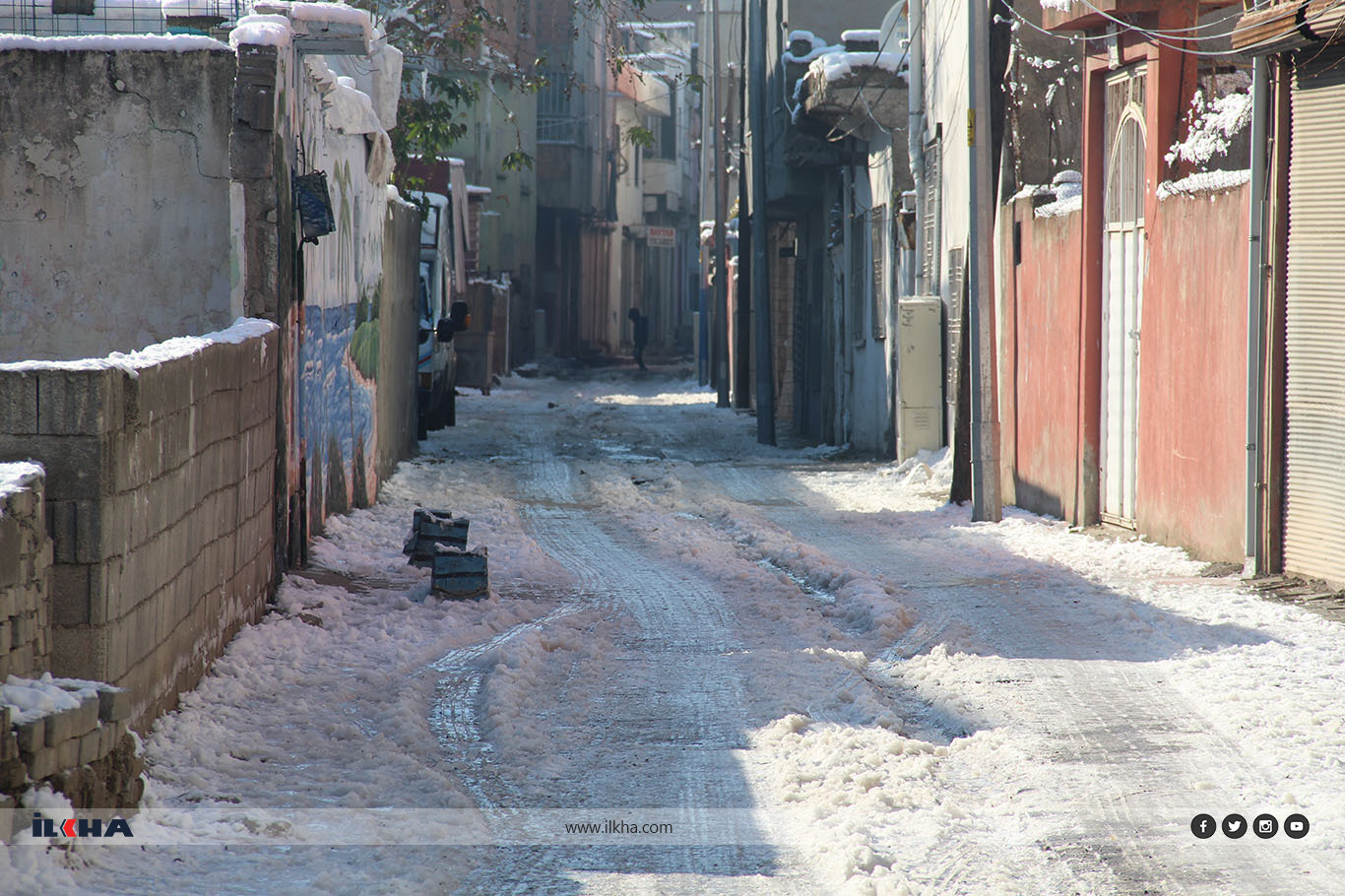 Batman'da kar sonrası cadde ve sokaklar buz pistine döndü