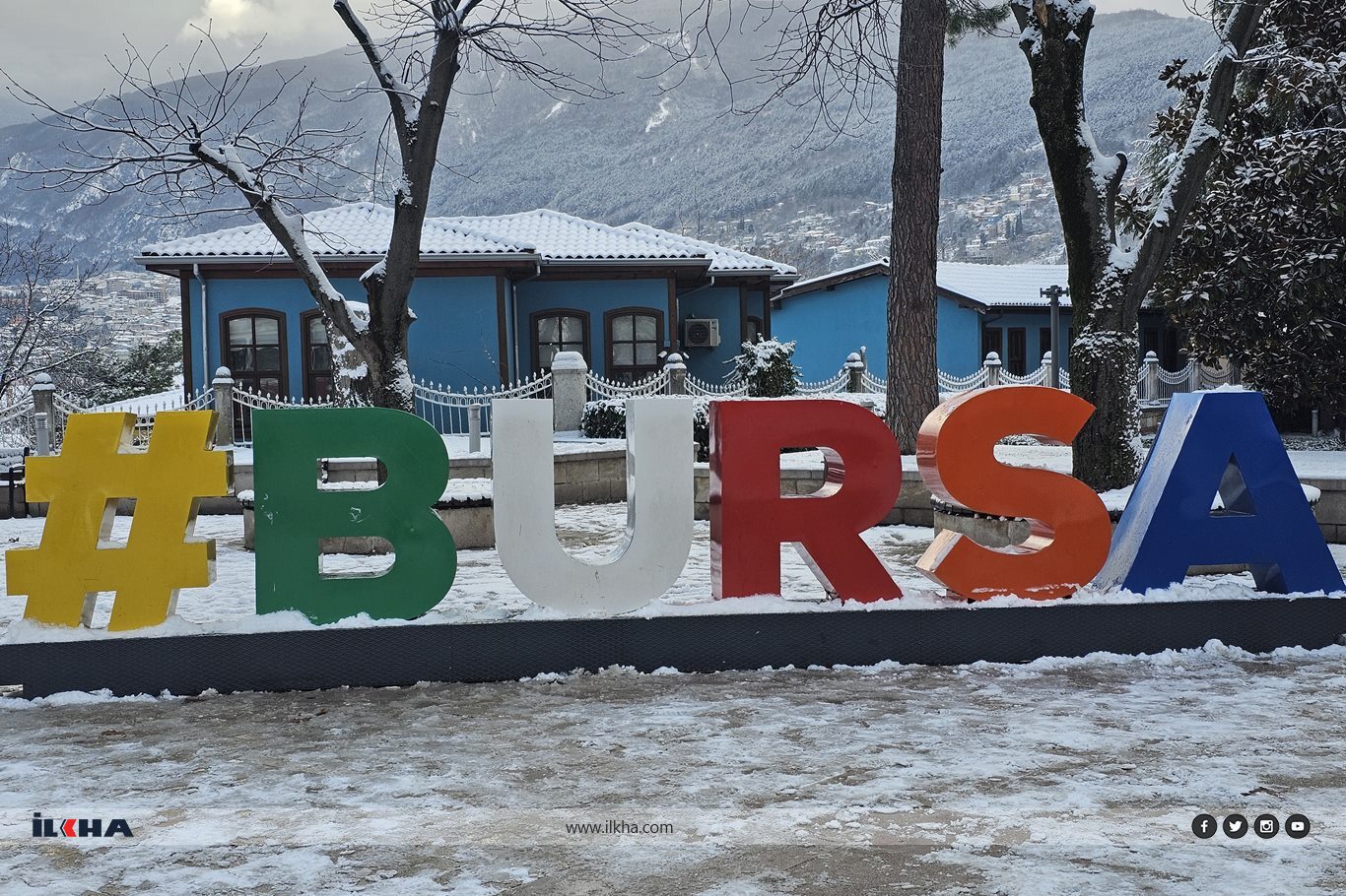 Kar yağışı Bursa’ya kartpostallık görüntüler sundu