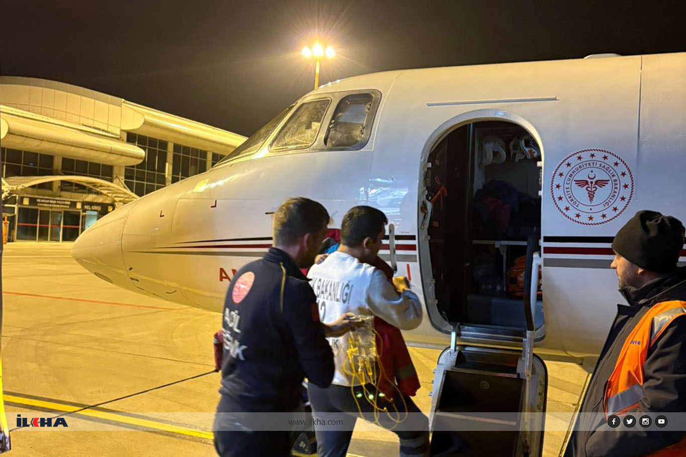 Ağrı'da rahatsızlığı artan bebek ambulans uçakla Ankara'ya nakledildi