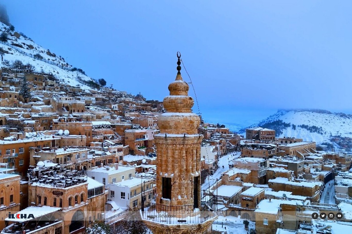 Beyaza bürünen tarihi kent Mardin havadan görüntülendi