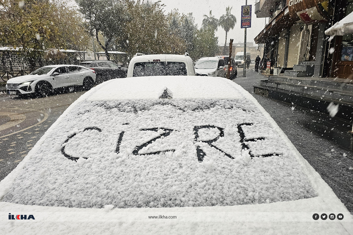 Cizre'de kar yağışı sevinçle karşılandı