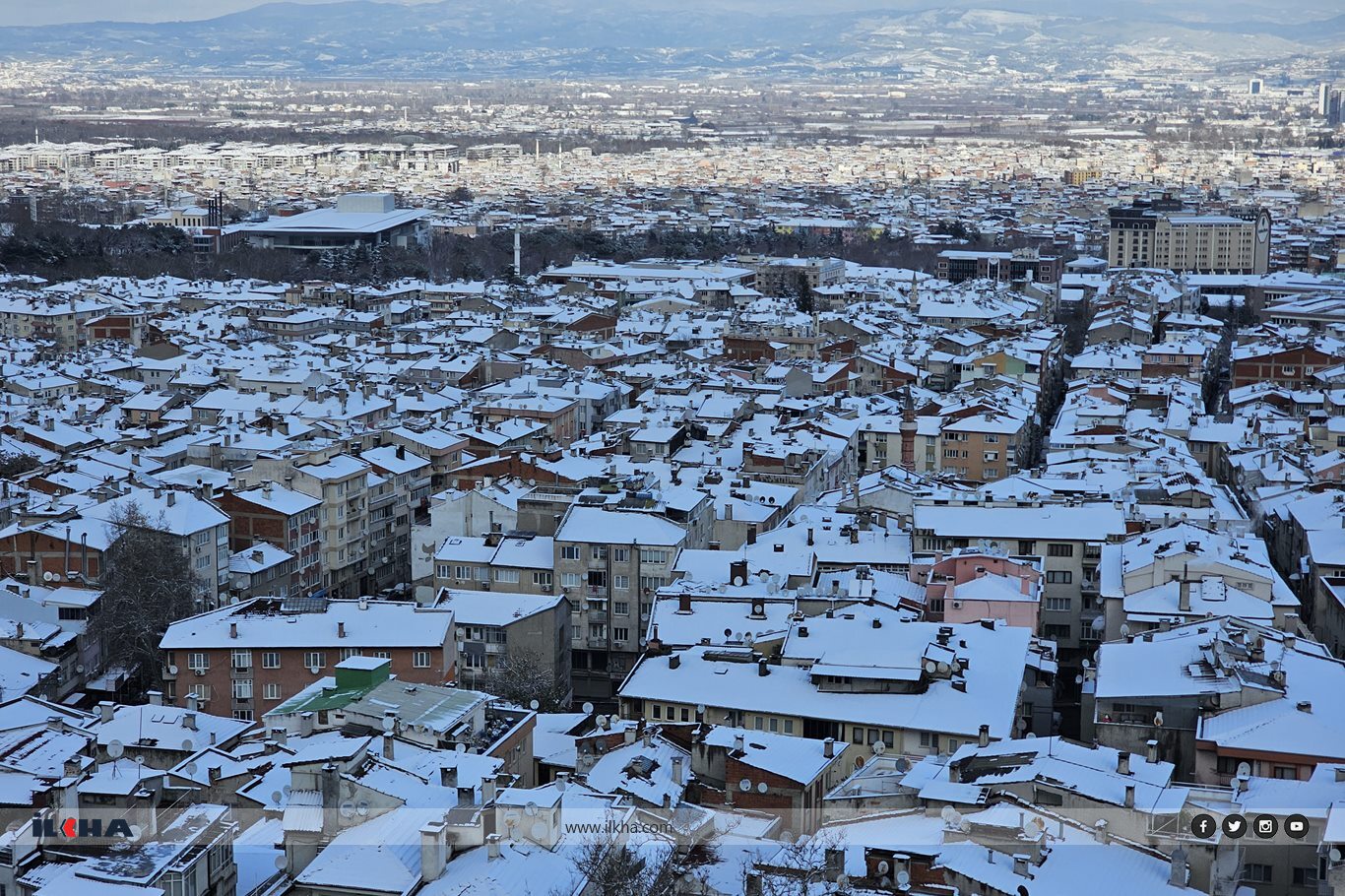 Kar yağışı Bursa’ya kartpostallık görüntüler sundu
