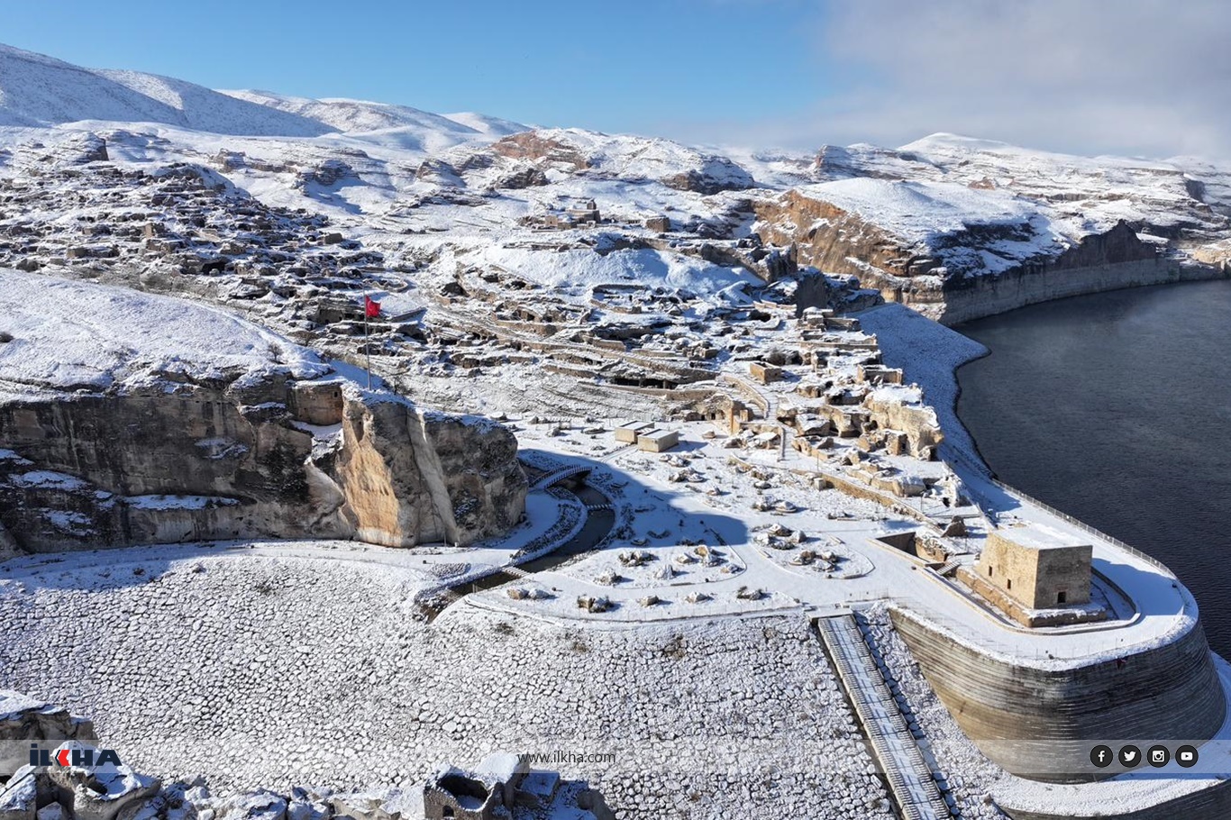 Kar yağışı sonrası Hasankeyf'te kartpostallık manzaralar oluştu
