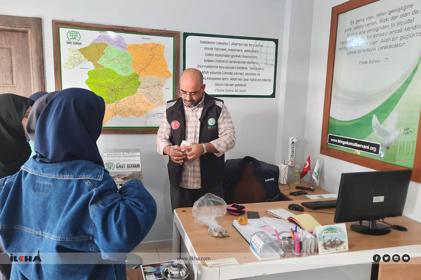 Medrese öğrencileri harçlıklarını Gazze'ye bağışladı