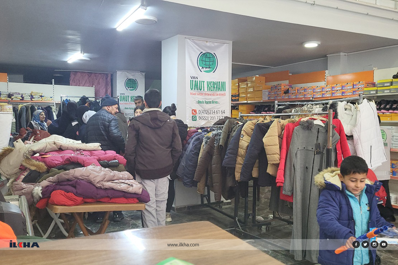 Umut Kervanı’ndan Van’da ihtiyaç sahiplerine kışlık giyim yardımı