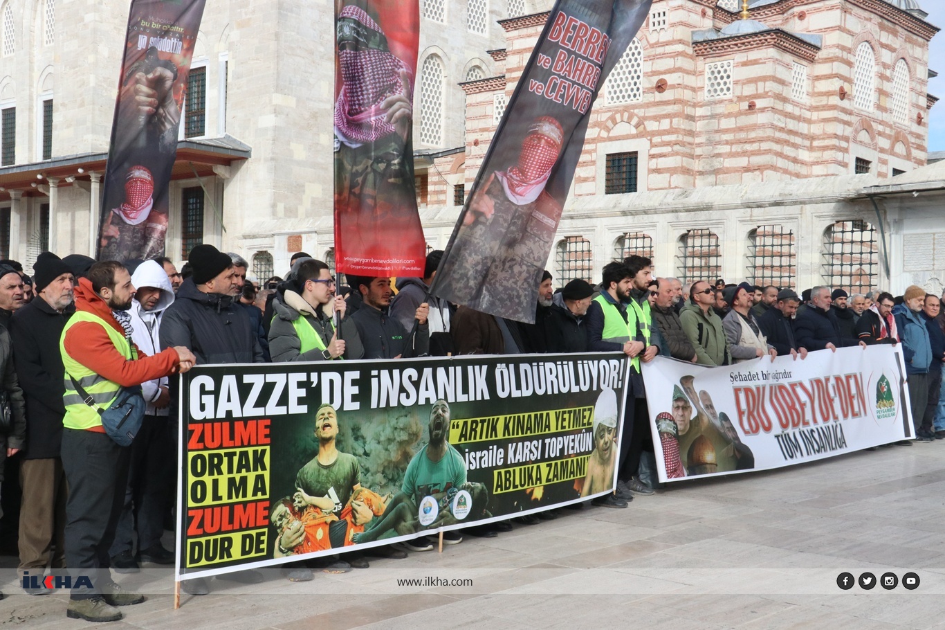 Direnişinin şehid liderleri için gıyabi cenaze namazı