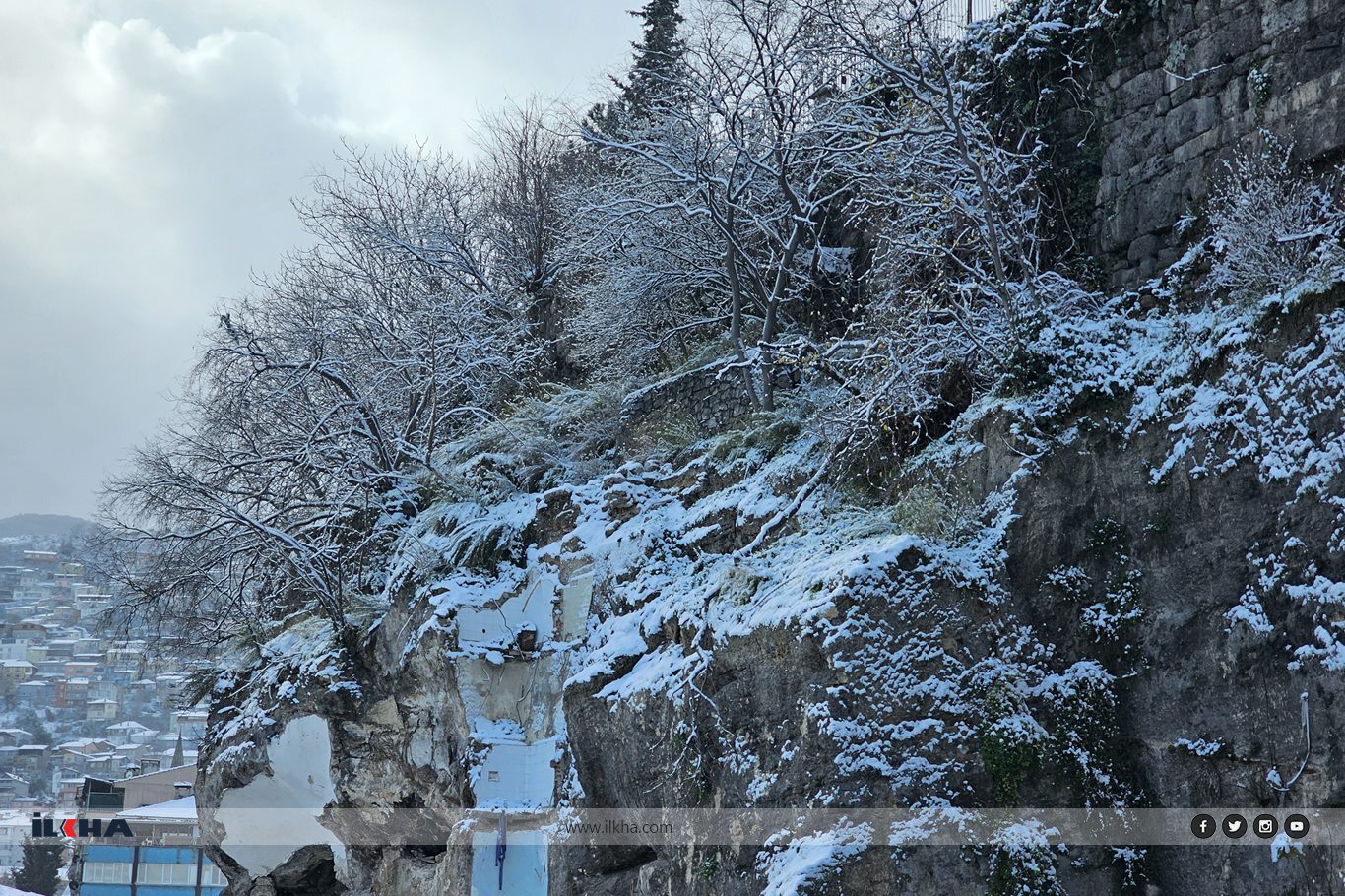 Kar yağışı Bursa’ya kartpostallık görüntüler sundu