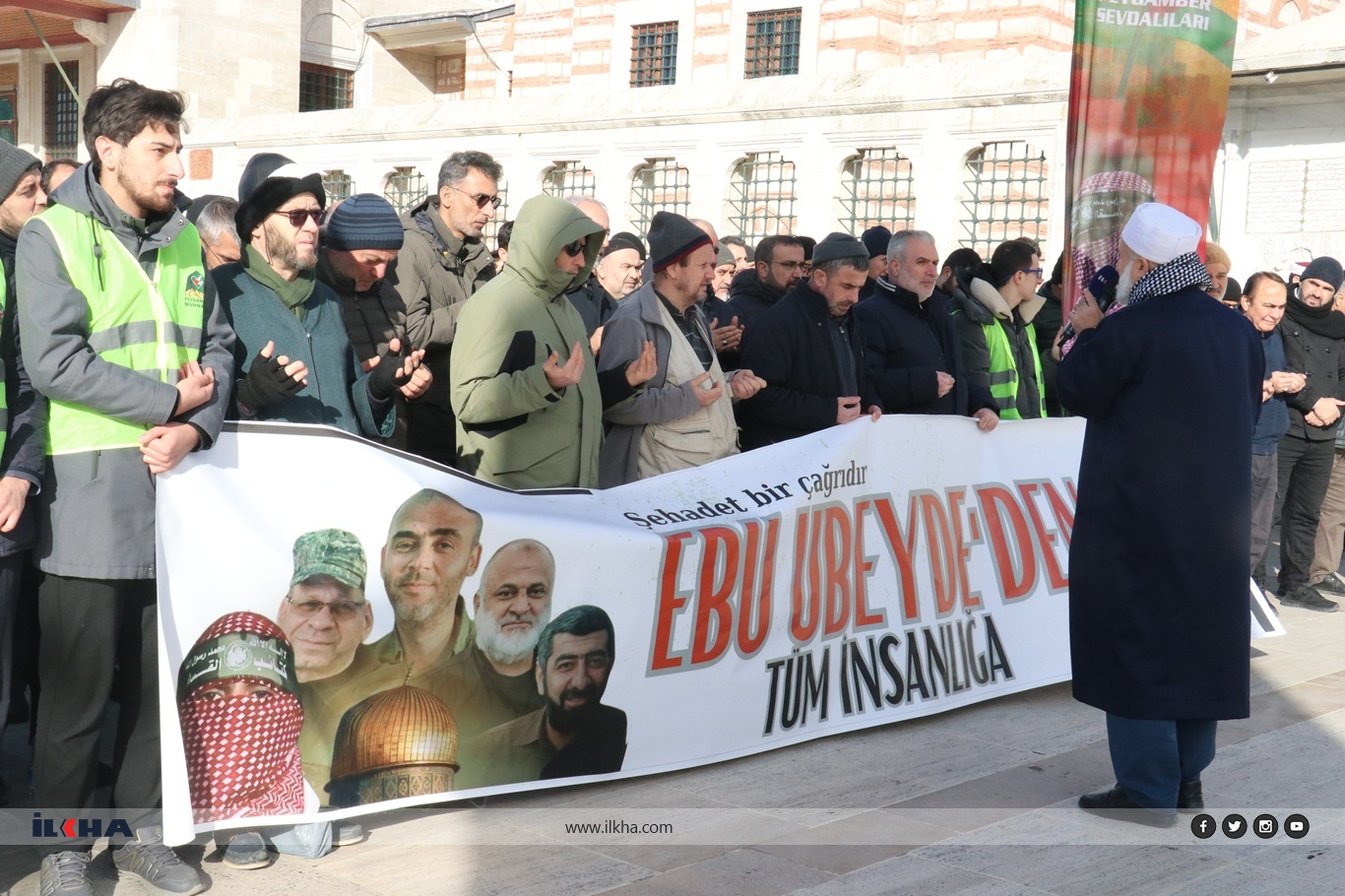 Direnişinin şehid liderleri için gıyabi cenaze namazı