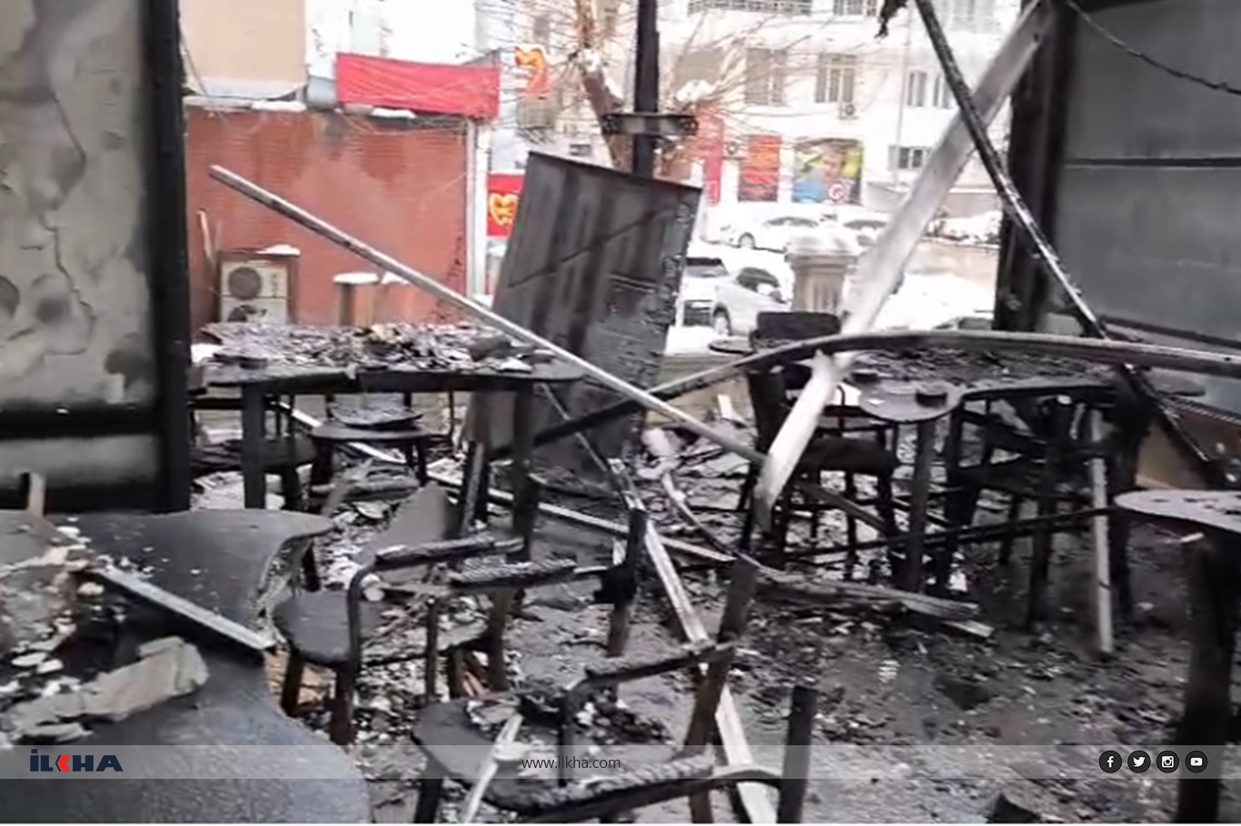 Batman'da gece saatlerinde çıkan yangın kafeyi kullanılamaz hale getirdi