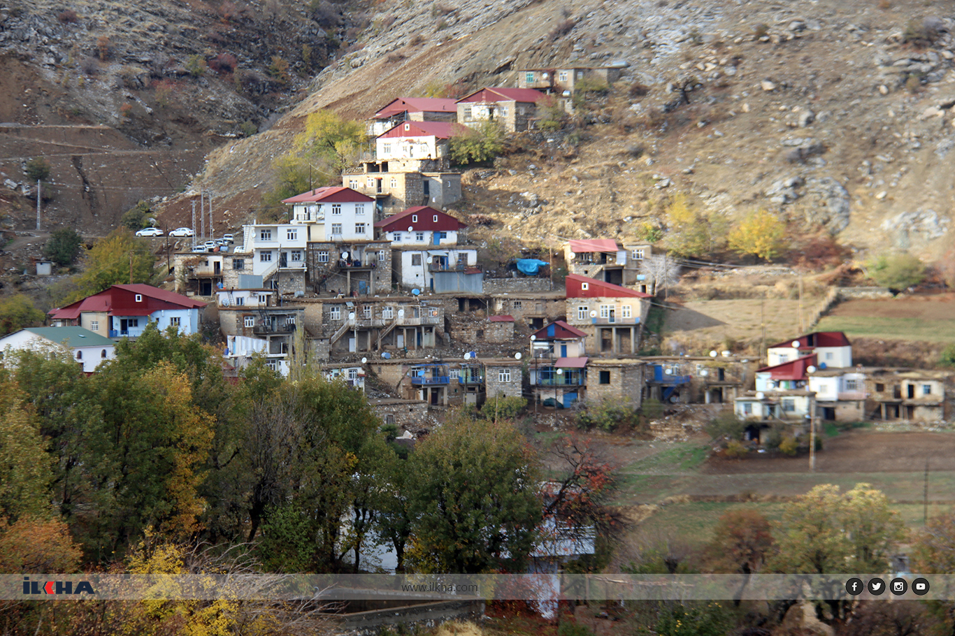Çüngüş'ün bu mahallesinde su ve yol yok, çocuklar 2 yıldır okula gidemiyor