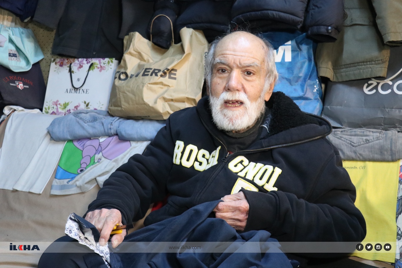 67 yıldır aynı yerde terzilik yapıyor