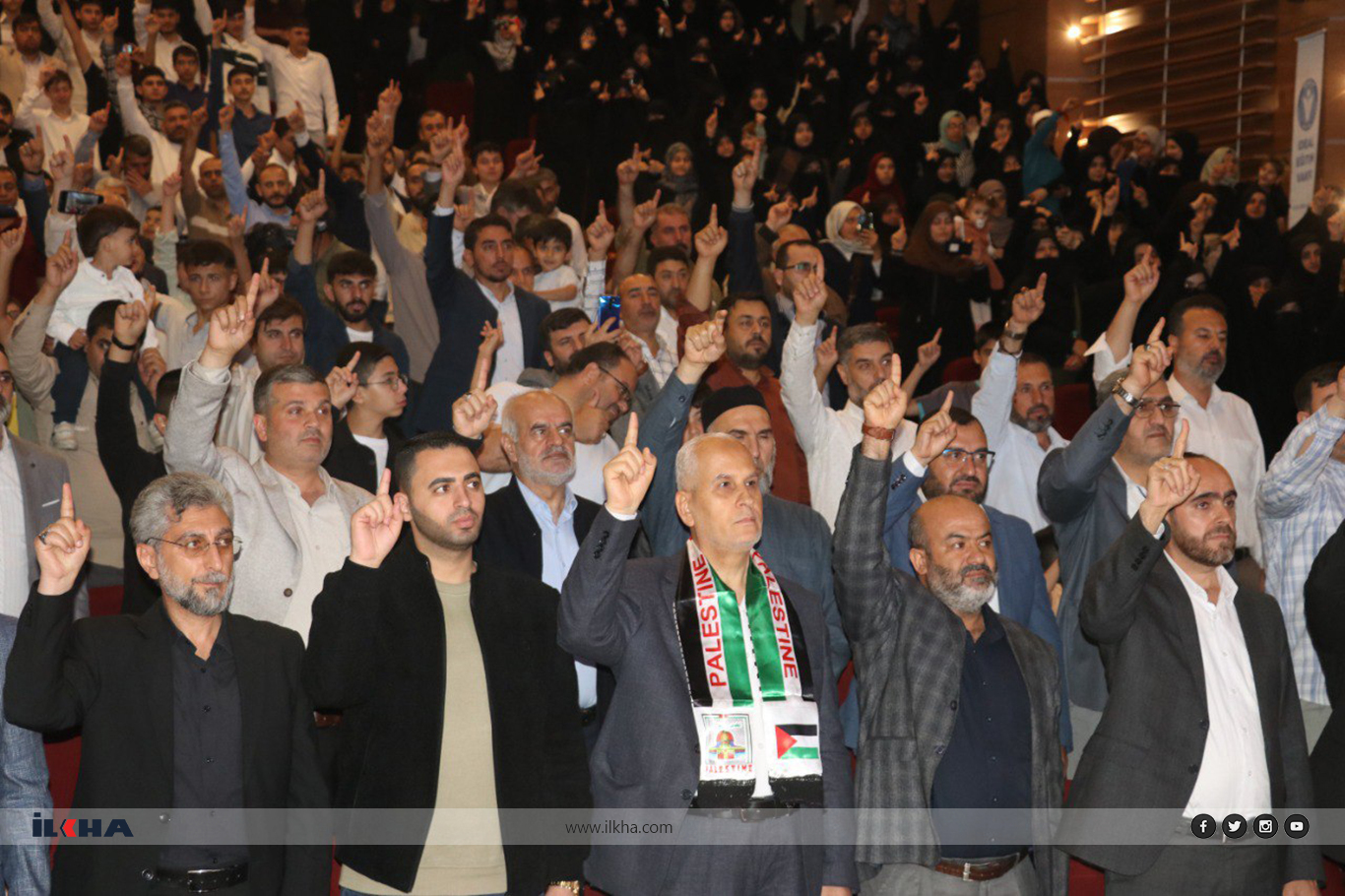HAMAS Sözcüsü Berhum İDEV'in ödül töreninde konuştu: "Bu çalışmalar direniş kültürümüzün yansımasıdır" HAMAS Sözcüsü Berhum İDEV'in ödül töreninde konuştu: "Bu çalışmalar direniş kültürümüzün yansımasıdır"