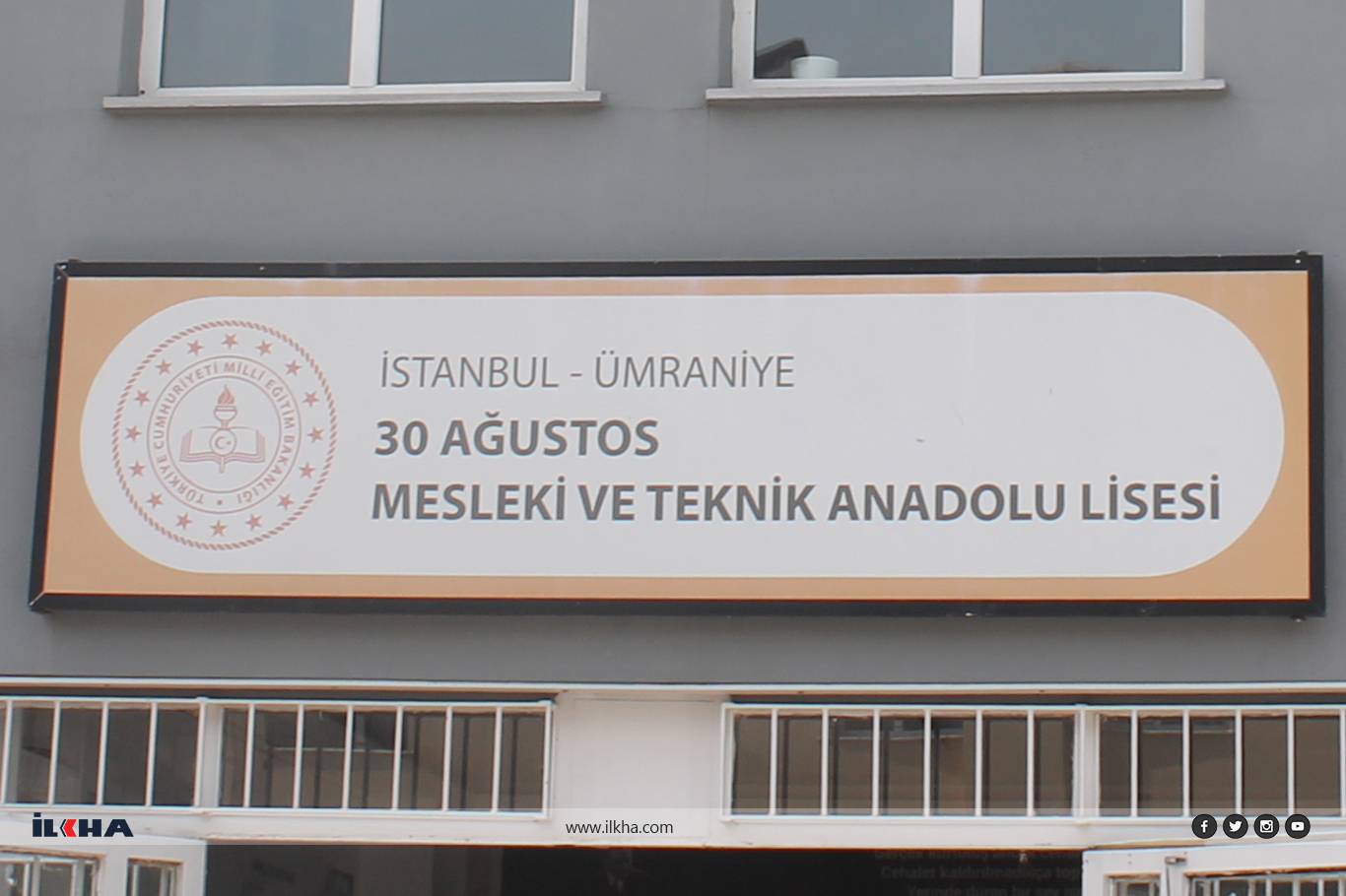 Ümraniye’de eğitimciye uygulanan şiddet protesto edildi Ümraniye’de eğitimciye uygulanan şiddet protesto edildi