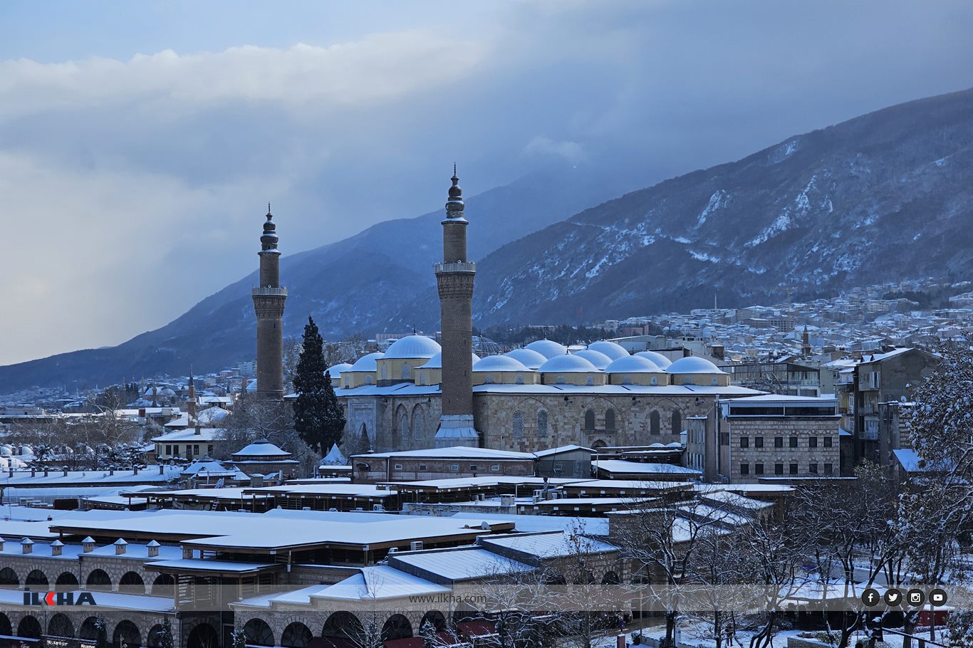 Kar yağışı Bursa’ya kartpostallık görüntüler sundu
