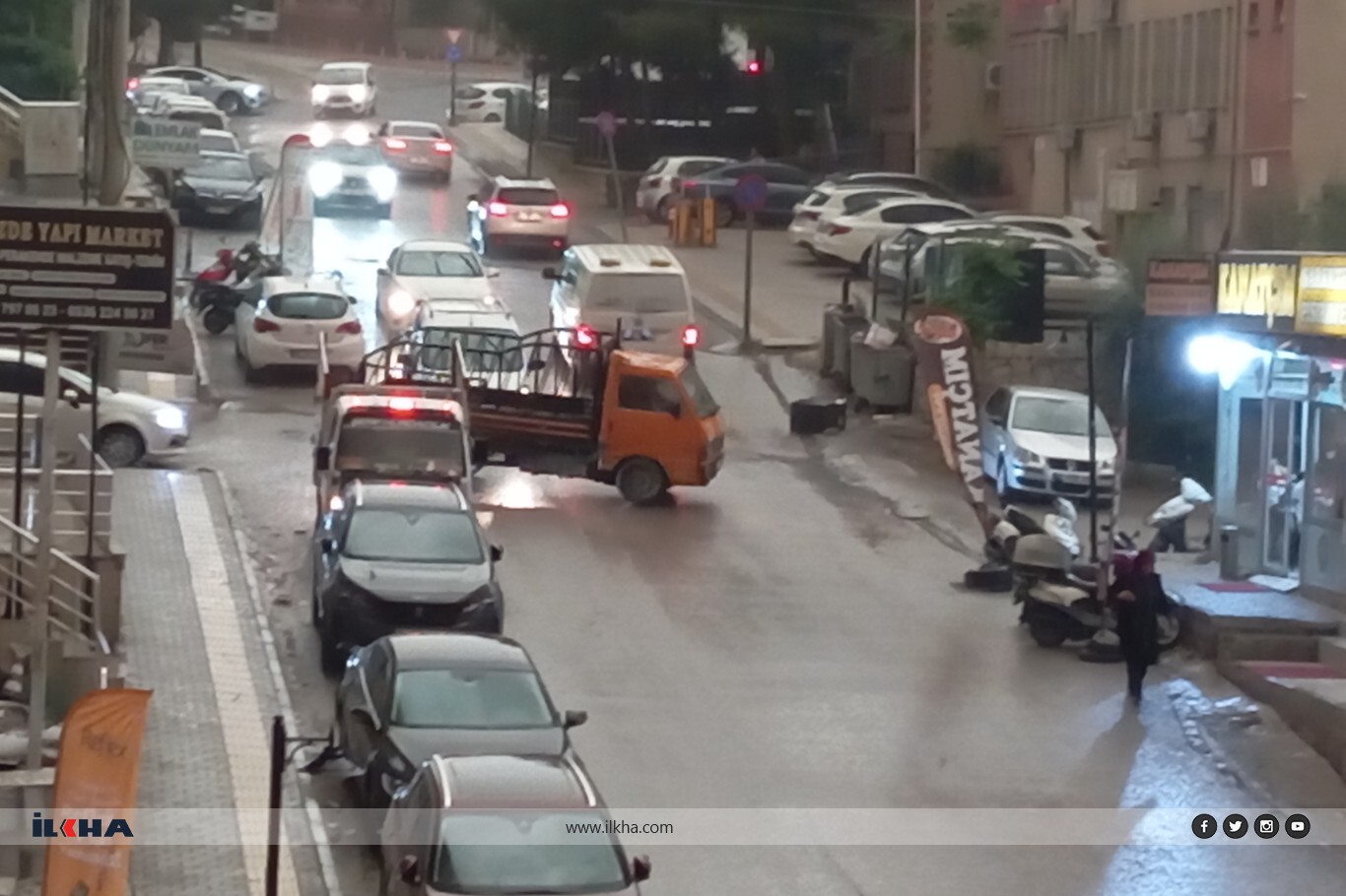 Mardin’de şiddetli fırtına etkili oldu Mardin’de şiddetli fırtına etkili oldu