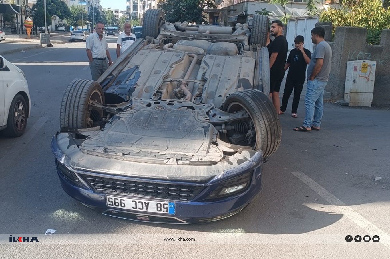 Batman'da sürücünün direksiyon hakimiyetini kaybettiği araç takla attı Batman'da sürücünün direksiyon hakimiyetini kaybettiği araç takla attı