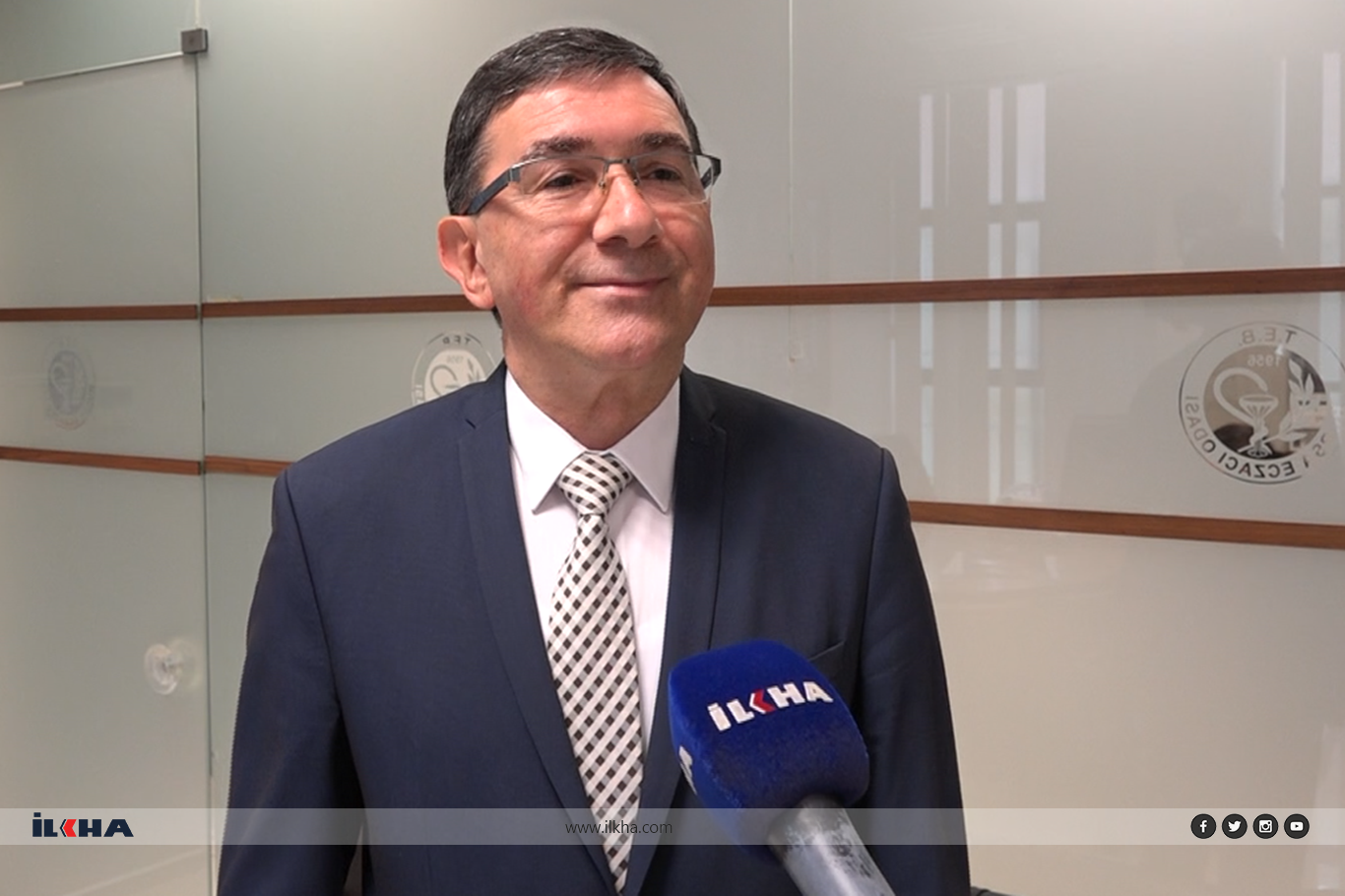 Erakın: Eczacılar krediyle ayakta kalıyor, yerli ilaç sanayi hızla desteklenmeli Erakın: Eczacılar krediyle ayakta kalıyor, yerli ilaç sanayi hızla desteklenmeli