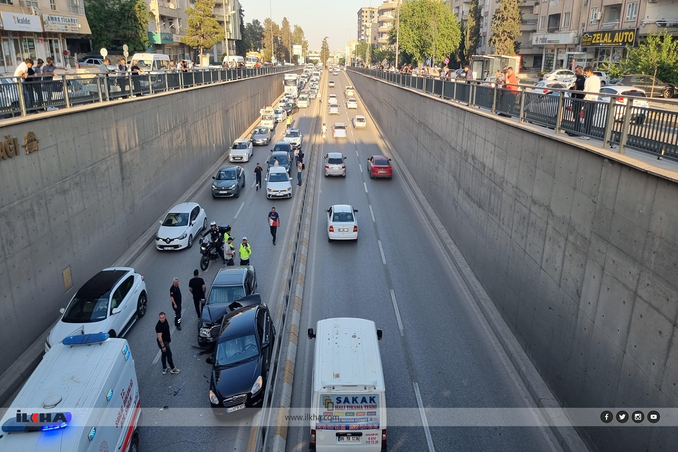 Şanlıurfa'da maddi hasarlı trafik kazası Şanlıurfa'da maddi hasarlı trafik kazası