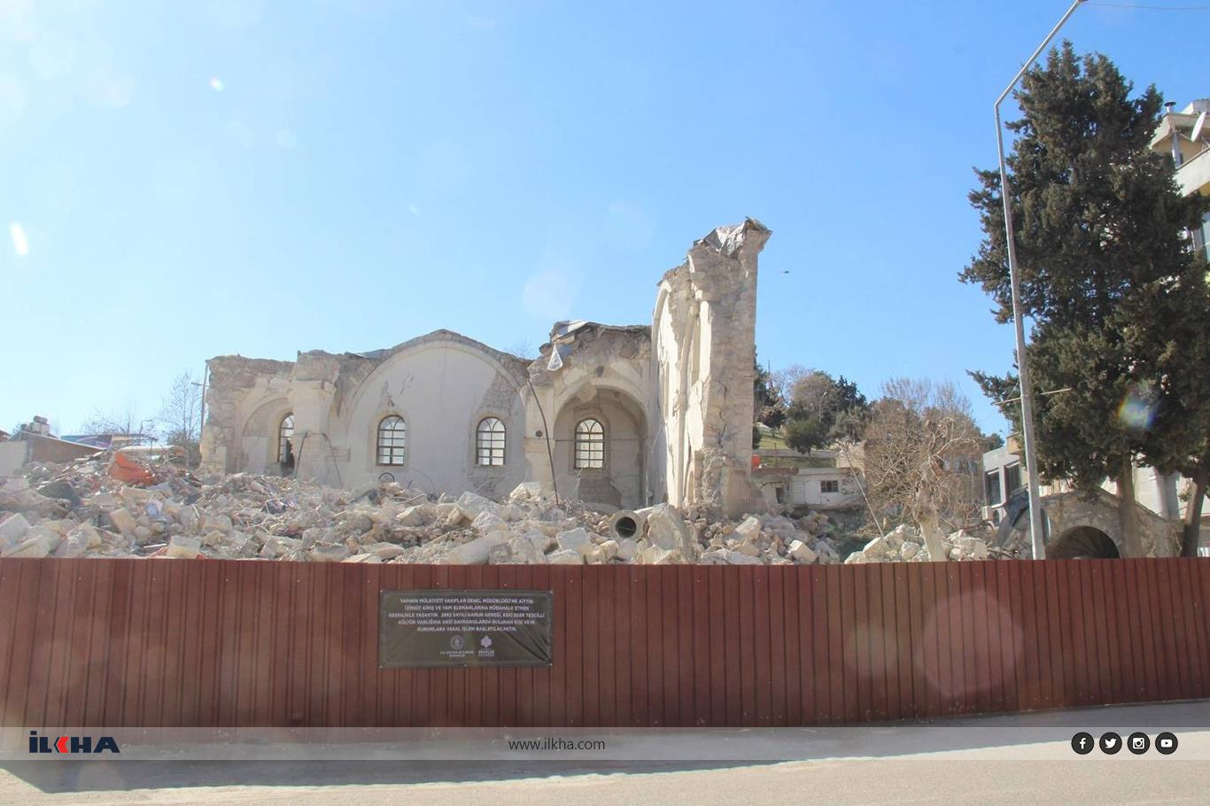 Adıyaman Belediyesinin enkaz kaldırma çalışmaları başladı Adıyaman Belediyesinin enkaz kaldırma çalışmaları başladı