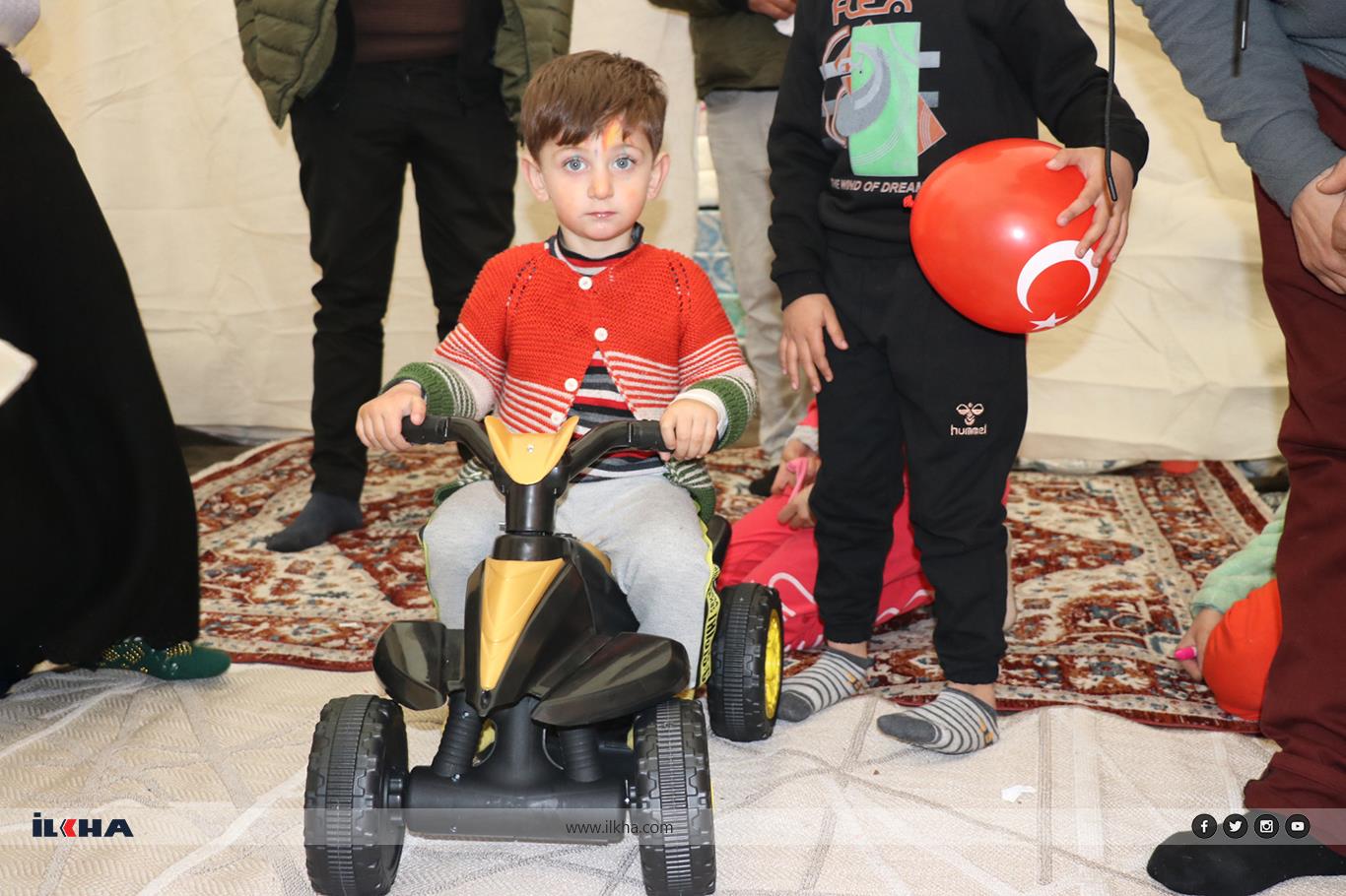 5 yetim annesi depremzede Fatma Teyze'nin hayat hikayesi yürekleri dağladı 5 yetim annesi depremzede Fatma Teyze'nin hayat hikayesi yürekleri dağladı