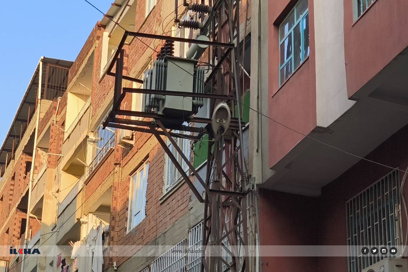 Batman’da mahalle sakinlerinden trafo tepkisi: Evimizin yanındaki ölüm tehlikesini kaldırın