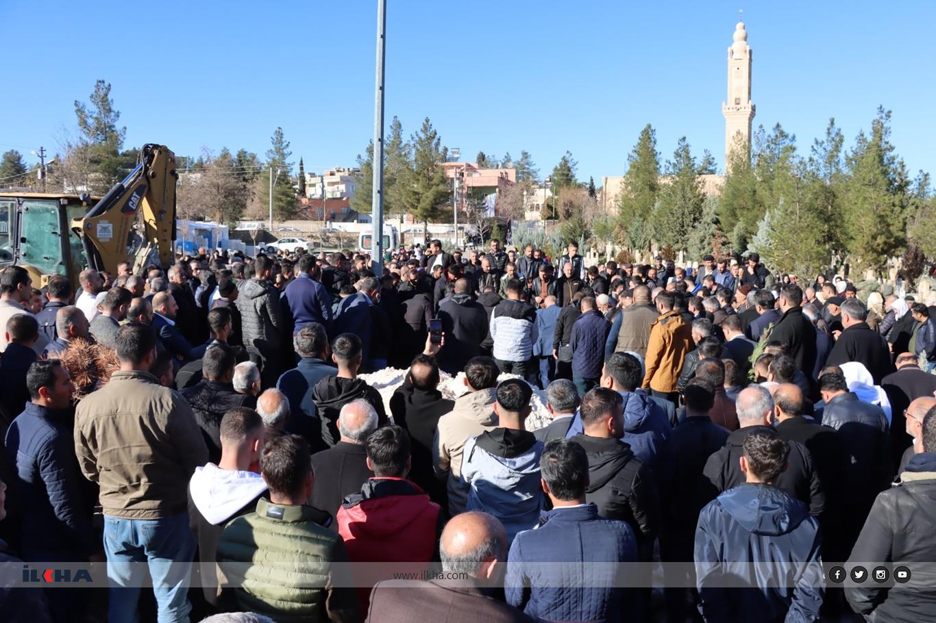 Mardin’deki kazada vefat eden 6 kişi Midyat’ta defnedildi Mardin’deki kazada vefat eden 6 kişi Midyat’ta defnedildi