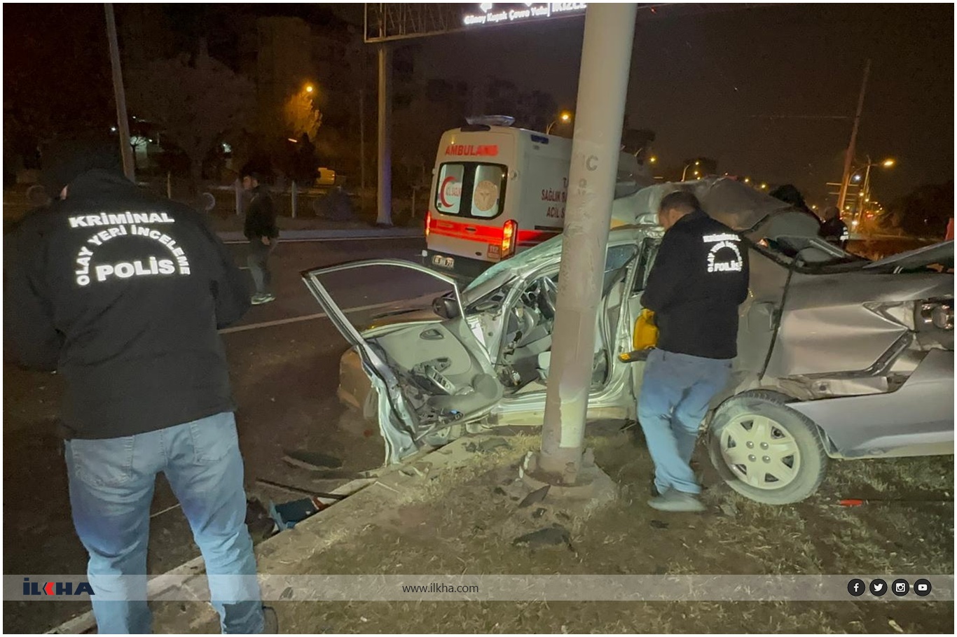 Trambüs direğine çarpan araçta bir kişi hayatını kaybetti