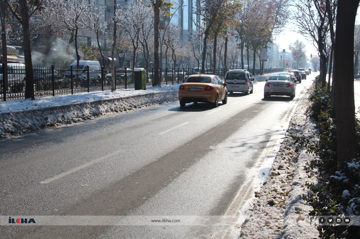 Ulaşım sorunu yaşayan esnaftan yaya geçidi talebi