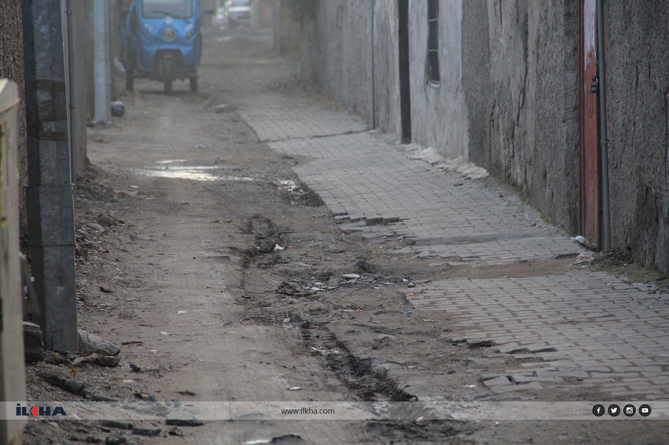 Batman'da mahalle sakinlerinden yol tepkisi: Altyapı sonrası yollarımız unutuldu