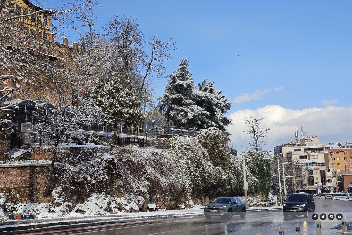 Kar yağışı Bursa’ya kartpostallık görüntüler sundu