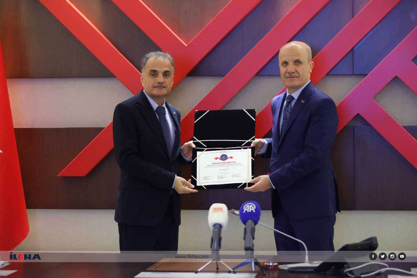 YÖK'ten “Engelsiz Üniversite”lere “Bayrak ve Nişan” ödülü