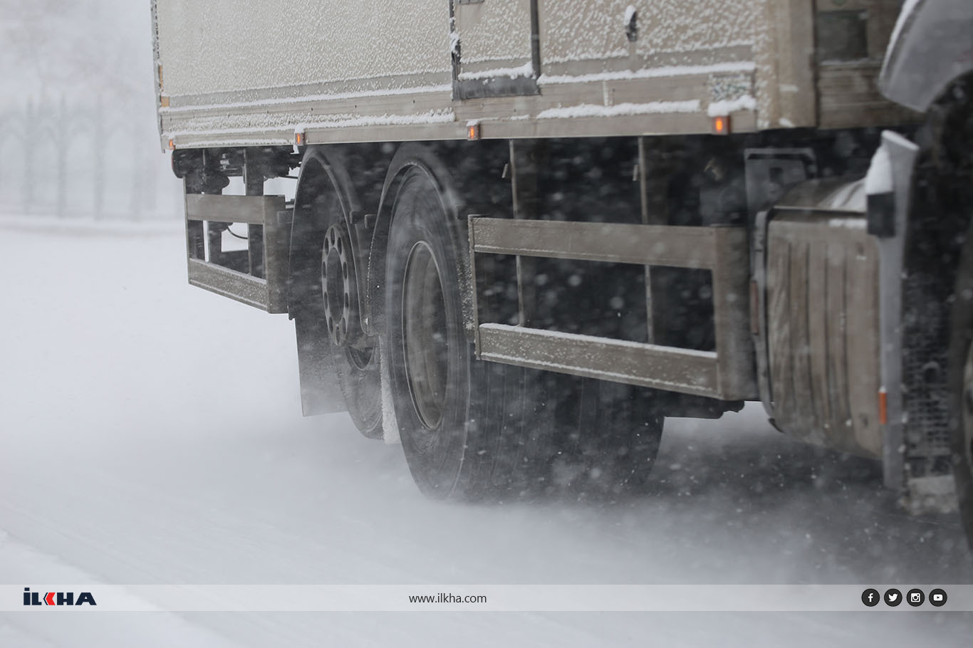 Diyarbakır’da karla mücadele yetersiz kaldı, ulaşım aksadı