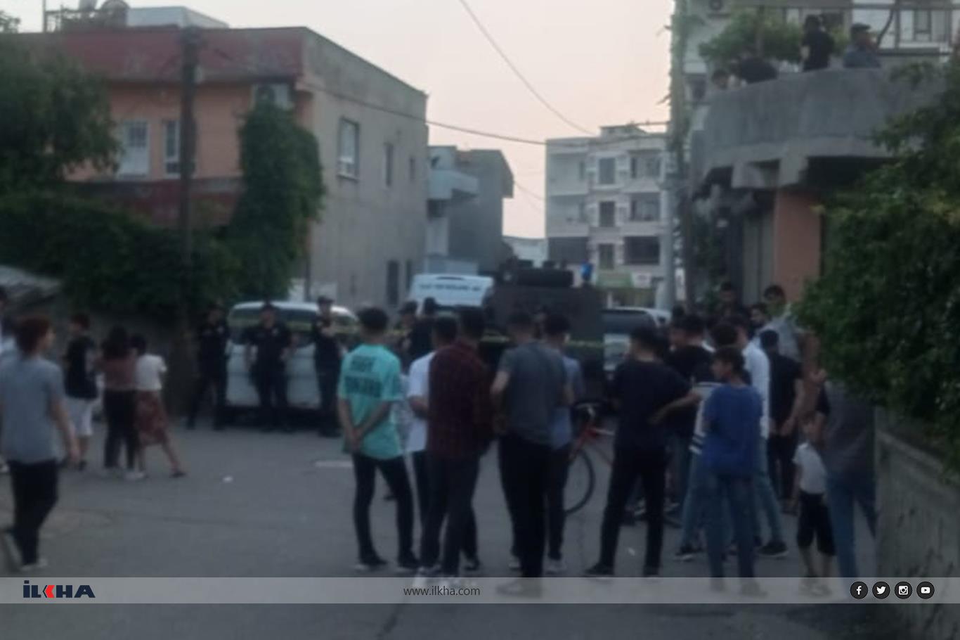 Batman'da iki kardeş arasında silahlı, sopalı kavga: 5 yaralı (GÜNCELLENDİ) Batman'da iki kardeş arasında silahlı, sopalı kavga: 5 yaralı (GÜNCELLENDİ)