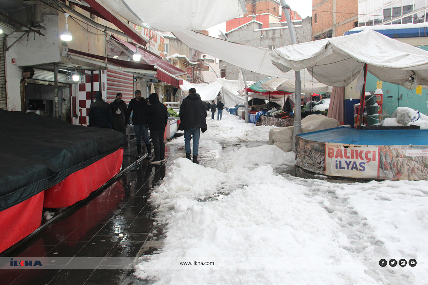 Batman'da mahalle araları kardan geçilmiyor: Hayat durma noktasında