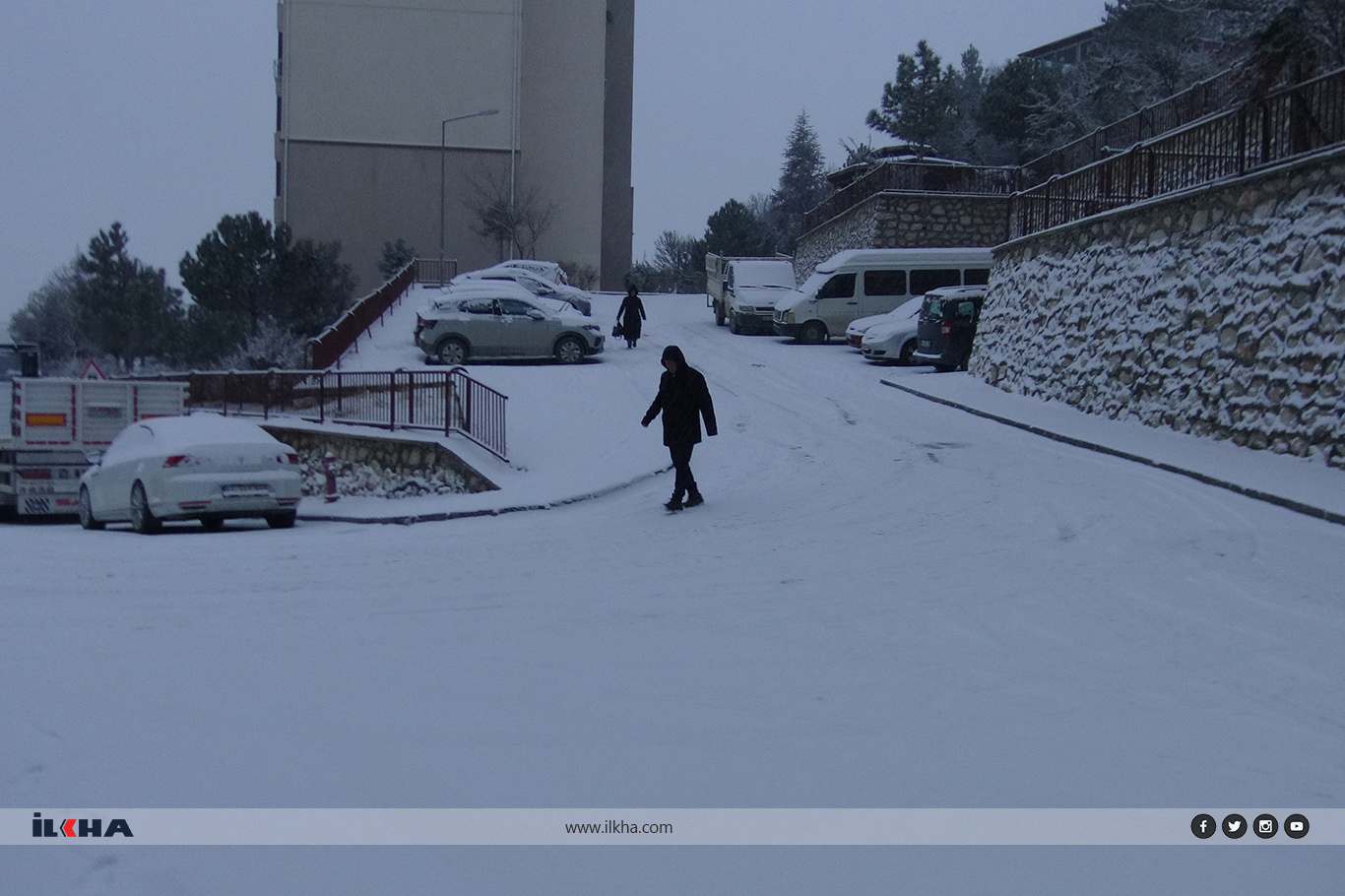 Malatya'da kış mevsiminin ilk kar yağışı: Sevinç ve mağduriyet bir arada 
