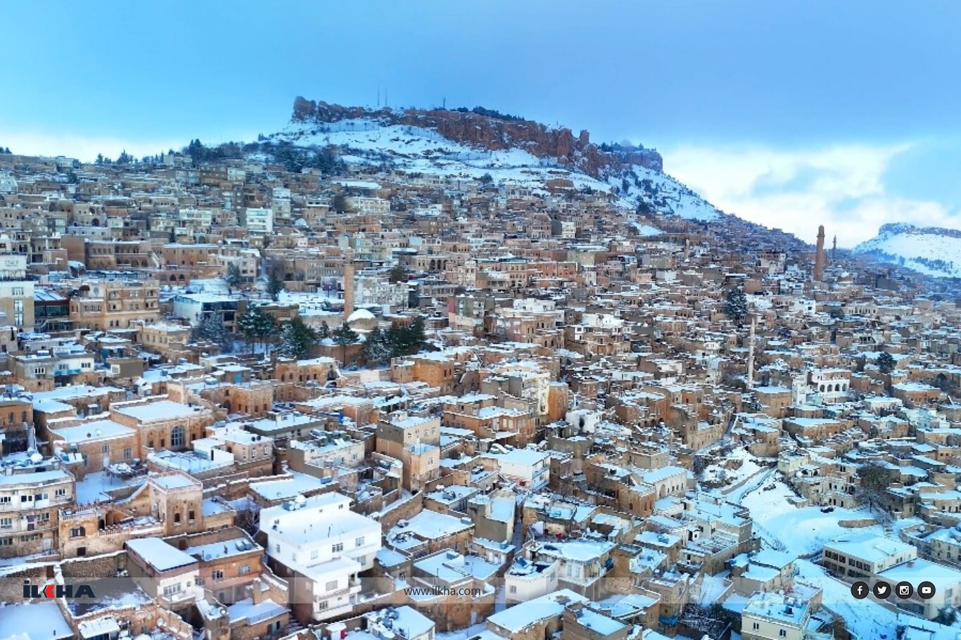 Beyaza bürünen tarihi kent Mardin havadan görüntülendi
