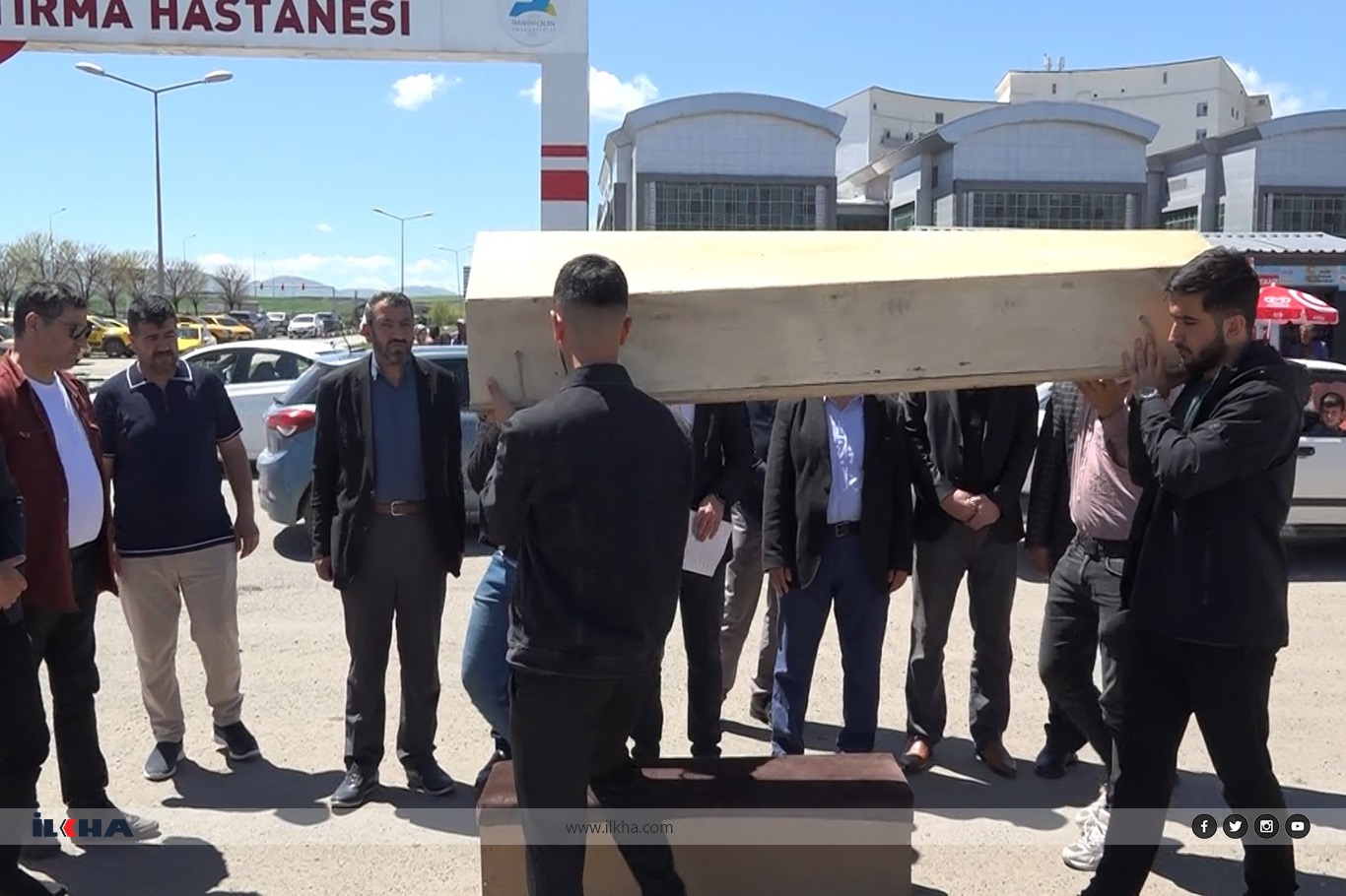 HÜDA PAR Ağrı İl Teşkilatından tabutlu eylem HÜDA PAR Ağrı İl Teşkilatından tabutlu eylem