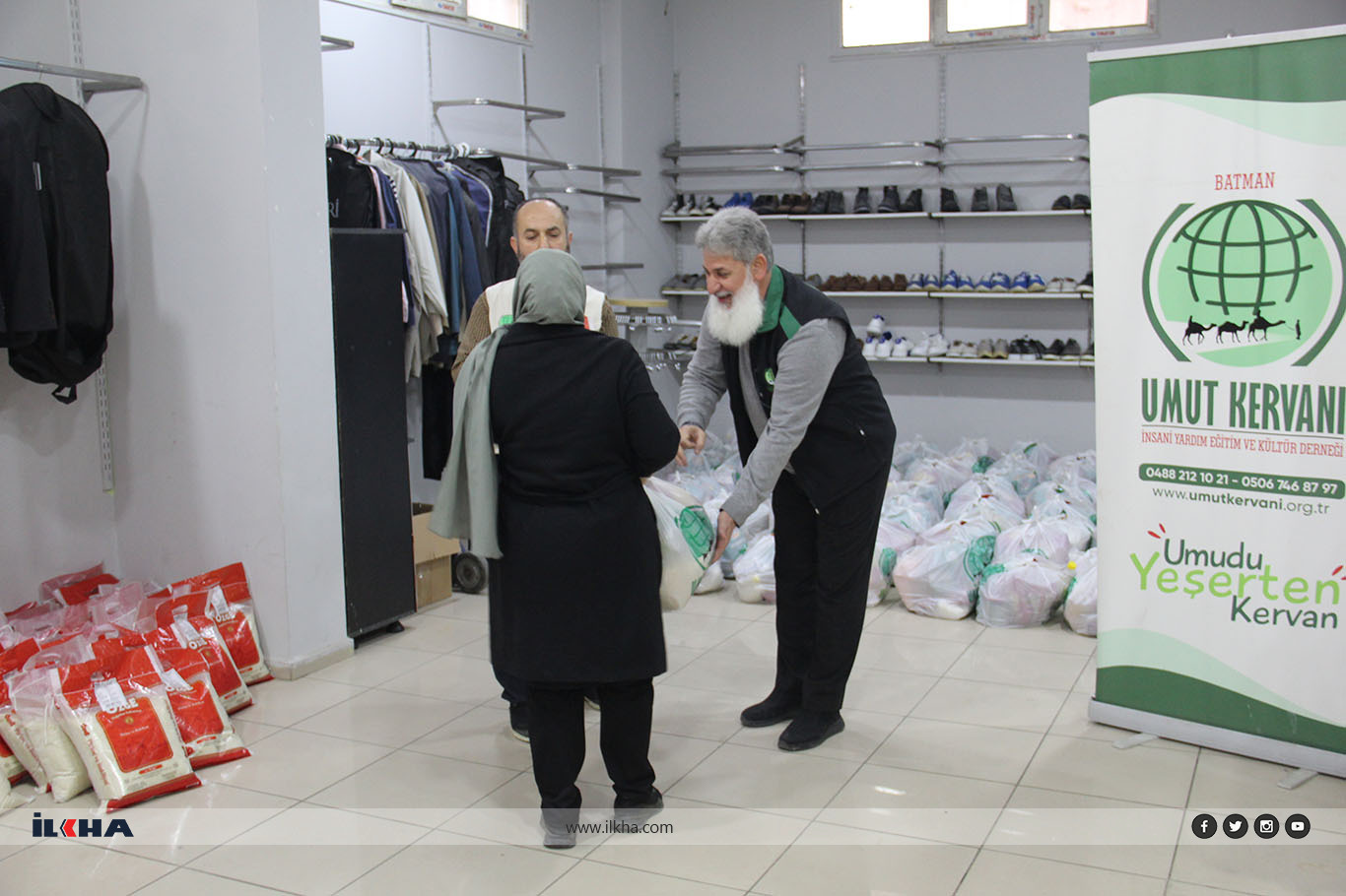 Umut Kervanı'ndan Batman'da yüzlerce muhtaç aileye gıda yardımı