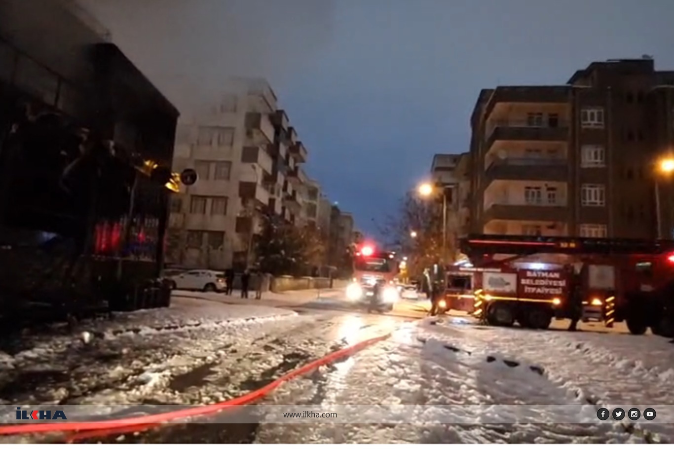 Batman'da gece saatlerinde çıkan yangın kafeyi kullanılamaz hale getirdi