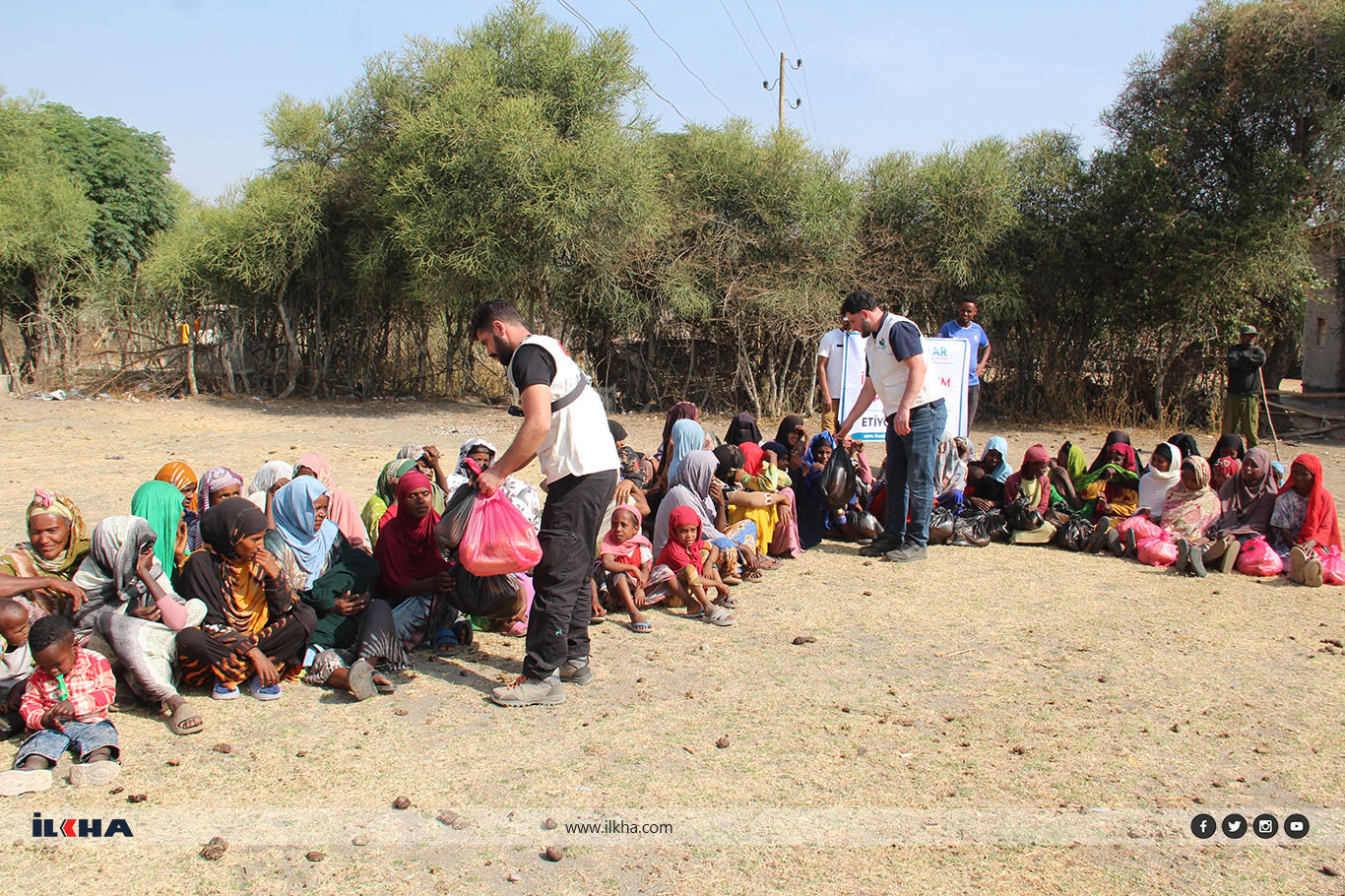 IHO EBRAR, Etiyopya'da su kuyusu açtı, ekmek ve sıcak yemek dağıttı