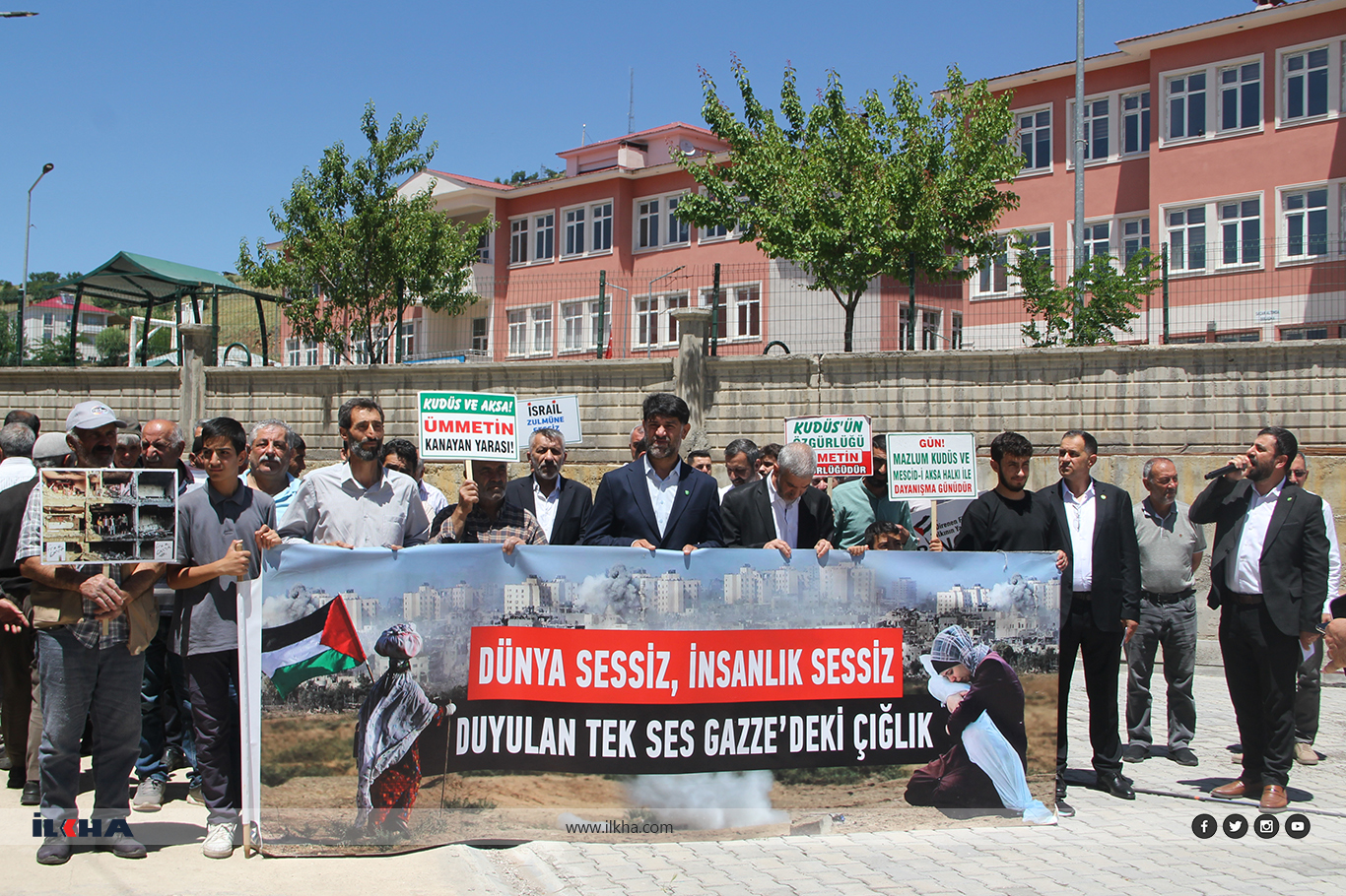 HÜDA PAR Adaklı İlçe Başkanlığı’ndan siyonist rejime tepki HÜDA PAR Adaklı İlçe Başkanlığı’ndan siyonist rejime tepki